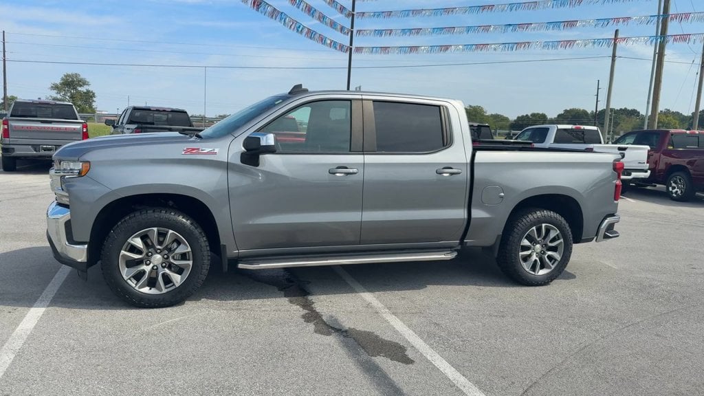 Pre-Owned 2021 Chevrolet Silverado 1500 LT - photo - 2