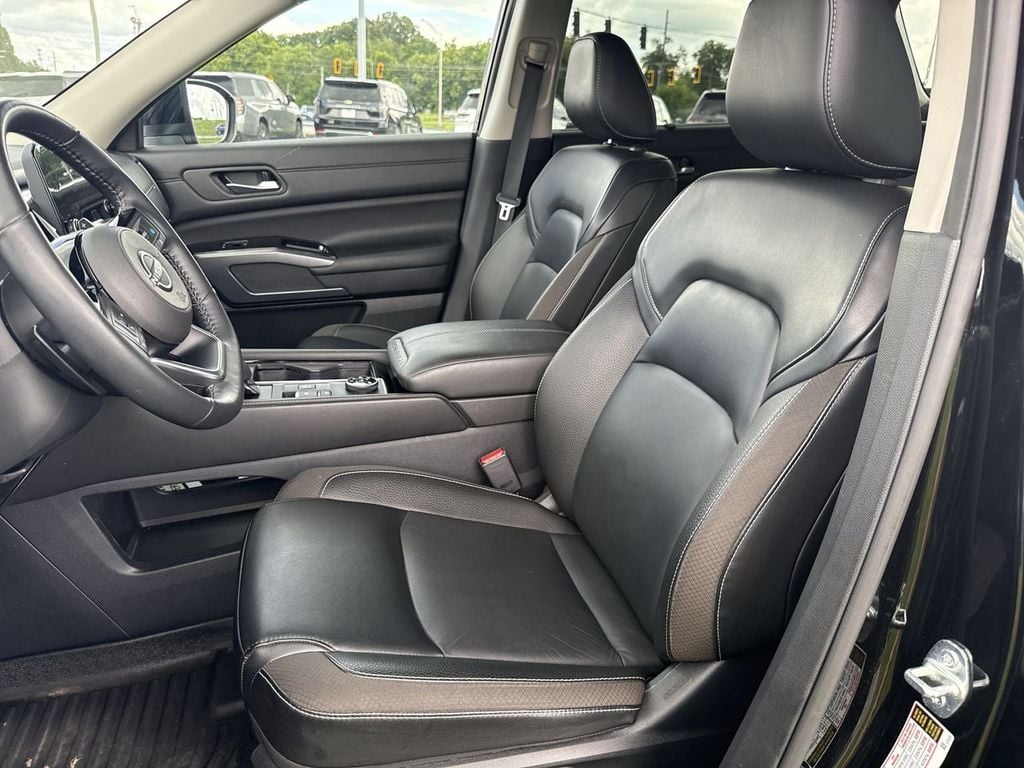 Pre-Owned 2024 Nissan Pathfinder SL - photo - 22