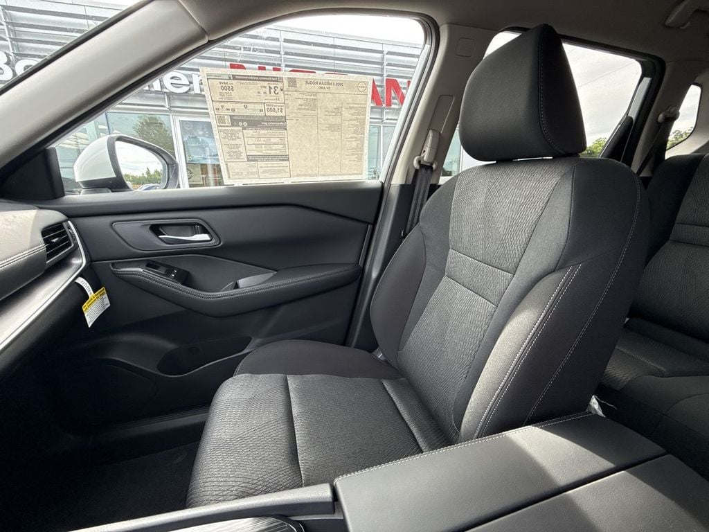 New 2026 Nissan Rogue SV - photo - 30