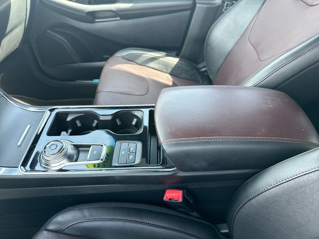 Pre-Owned 2020 Ford Edge Titanium - photo - 17