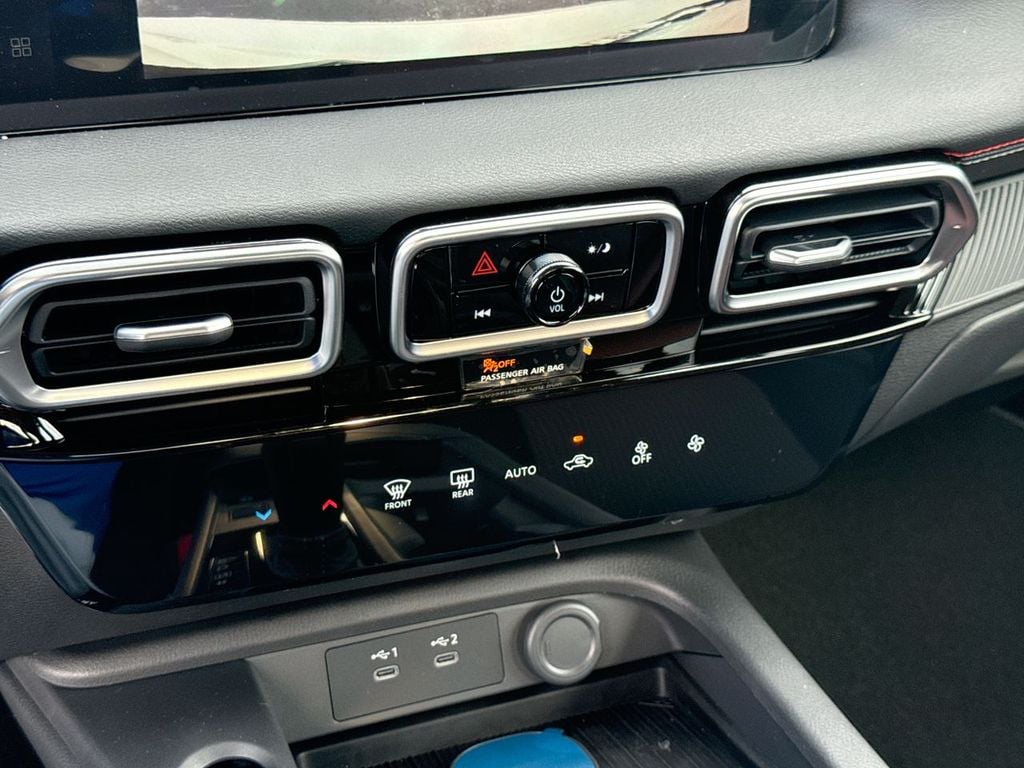 New 2027 Nissan Sentra SR - photo - 28