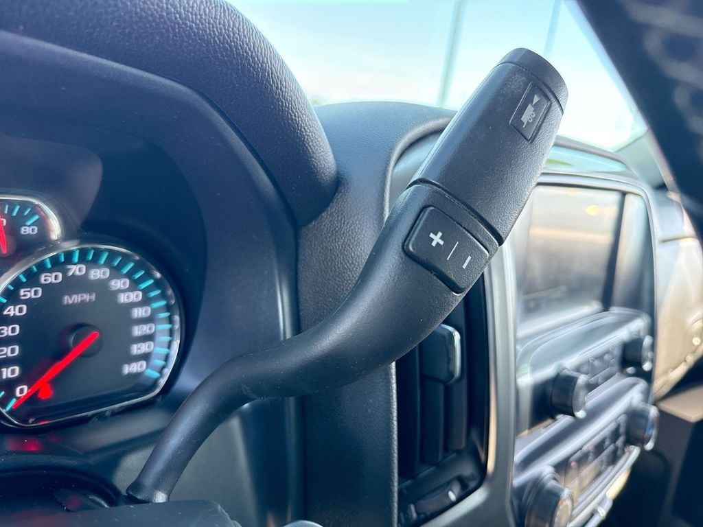 Pre-Owned 2019 Chevrolet Silverado 1500 LD LT - photo - 17