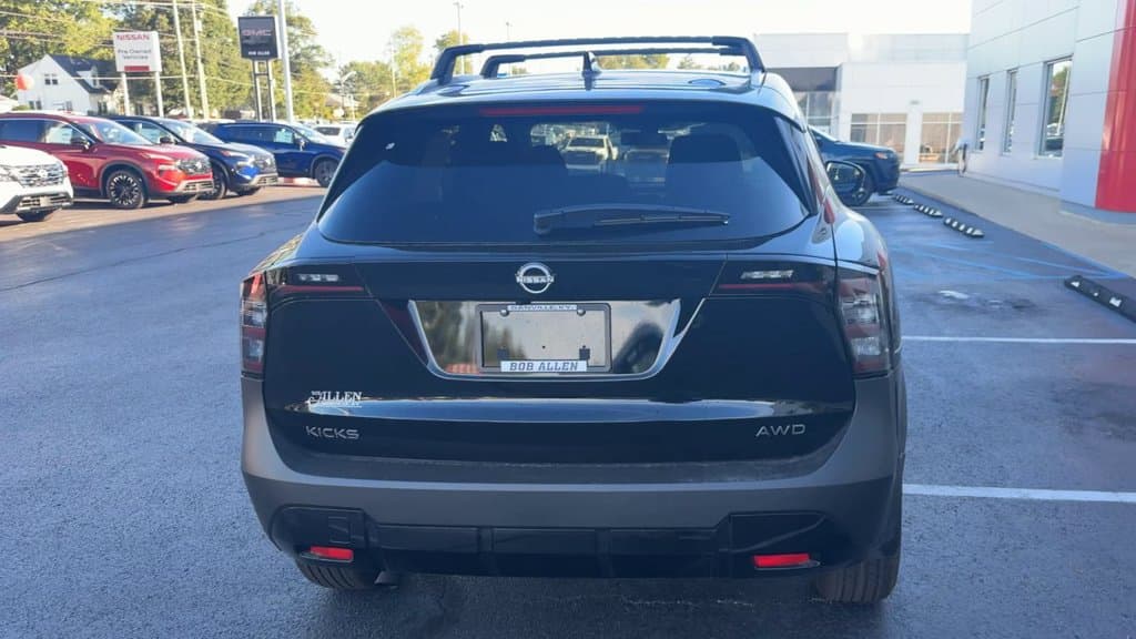 New 2027 Nissan Kicks SV - photo - 5