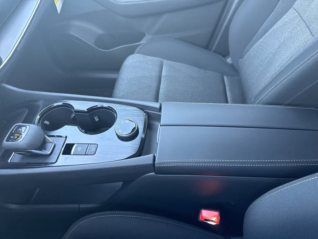 New 2026 Nissan Rogue SV - photo - 25