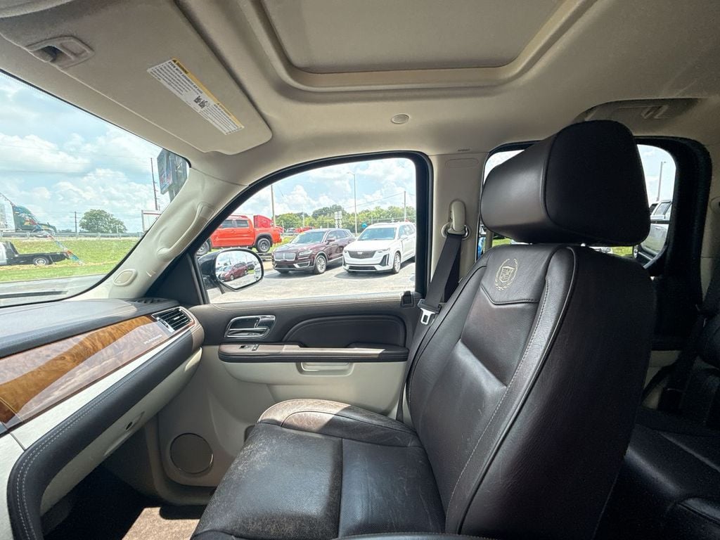Pre-Owned 2014 Cadillac Escalade Platinum Edition - photo - 25