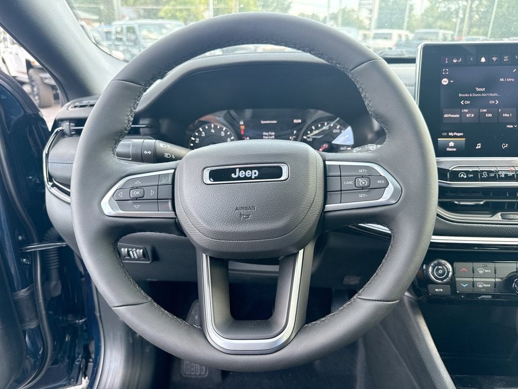 New 2026 Jeep Compass Latitude - photo - 22