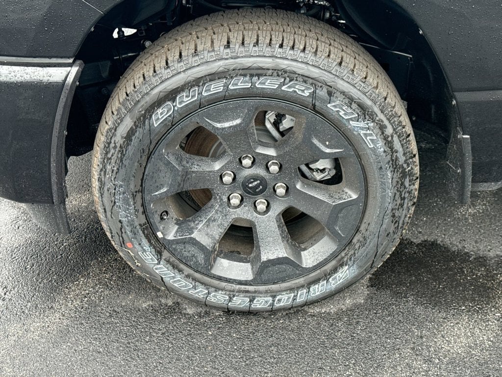 New 2026 Ram 1500 Express - photo - 9