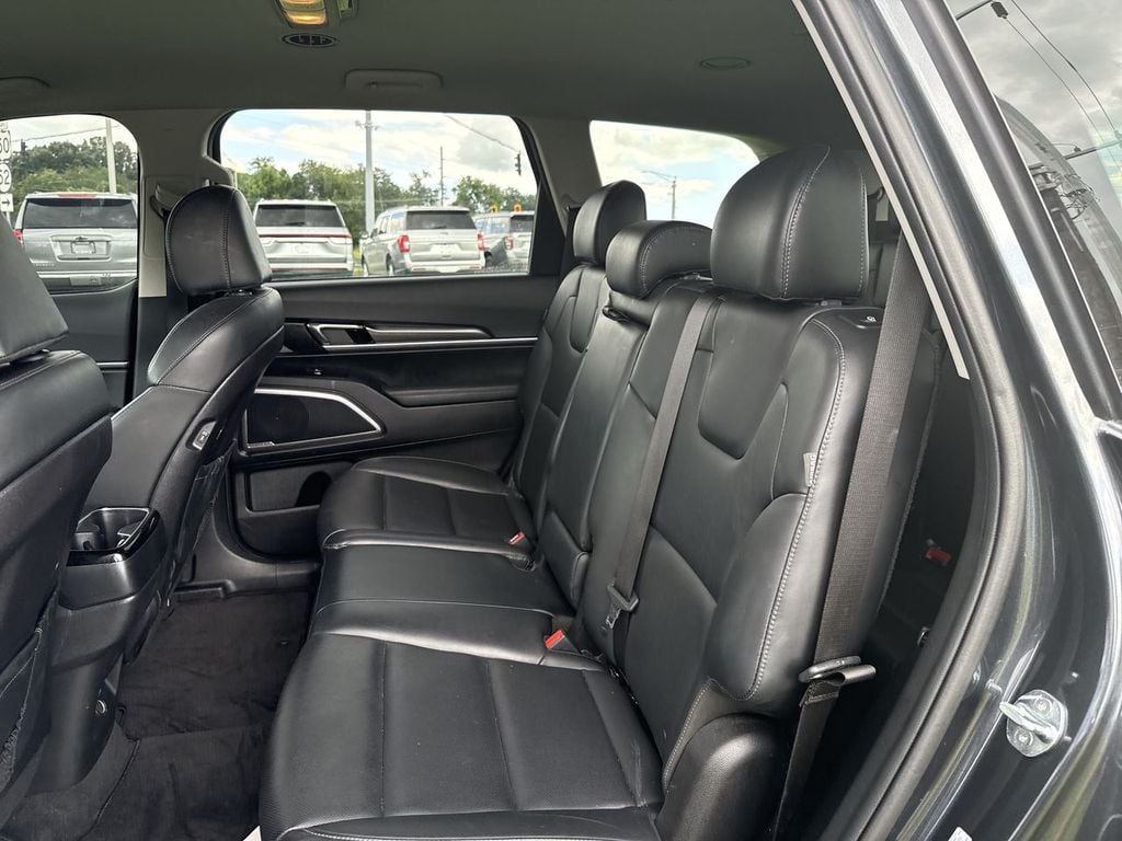 Pre-Owned 2024 Kia Telluride LX - photo - 19