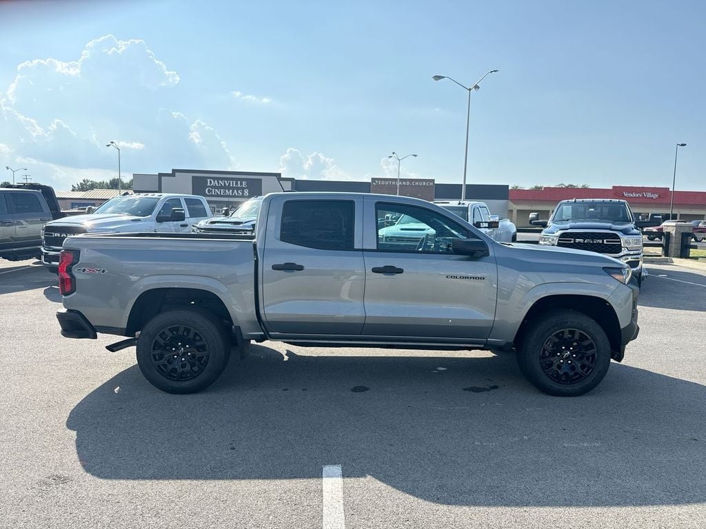 Pre-Owned 2026 Chevrolet Colorado Work Truck - photo - 13