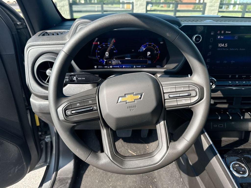 Pre-Owned 2026 Chevrolet Colorado Work Truck - photo - 22