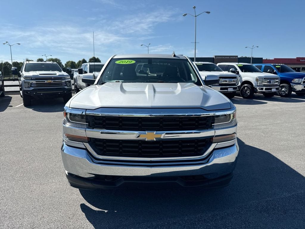 Pre-Owned 2019 Chevrolet Silverado 1500 LD LT - photo - 7