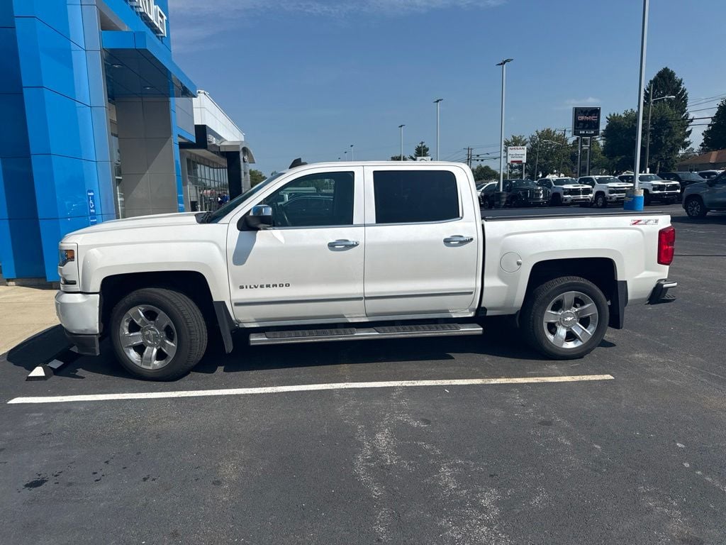 Pre-Owned 2017 Chevrolet Silverado 1500 LTZ - photo - 7