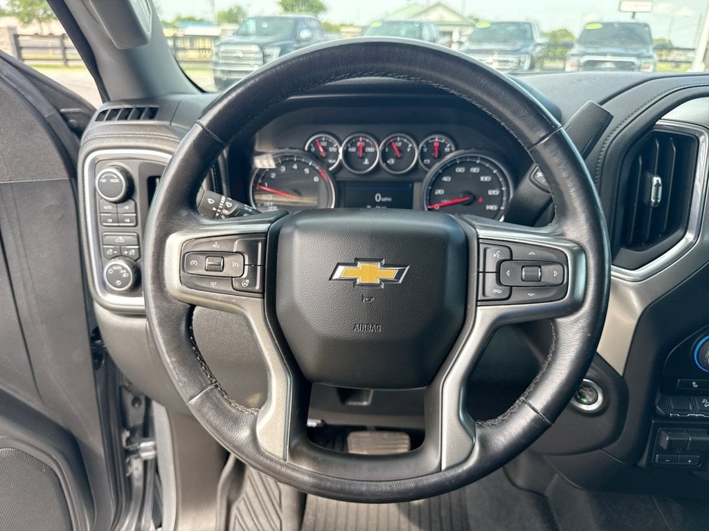Pre-Owned 2021 Chevrolet Silverado 1500 LT - photo - 22