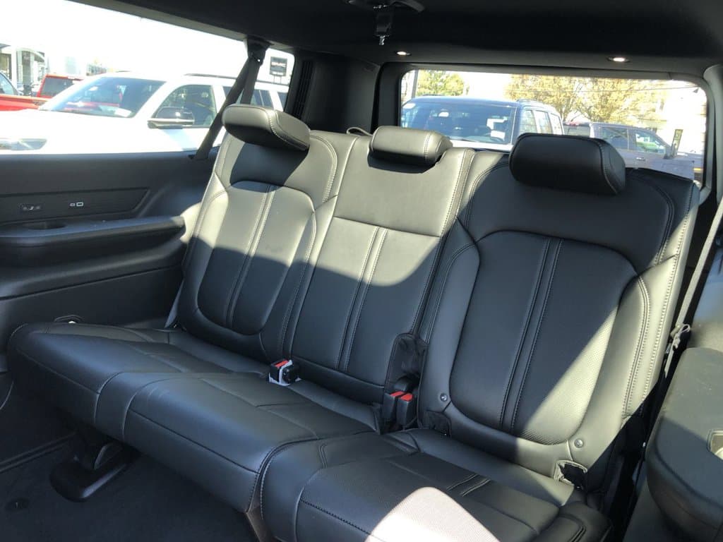 New 2026 Jeep Grand Wagoneer L - photo - 19