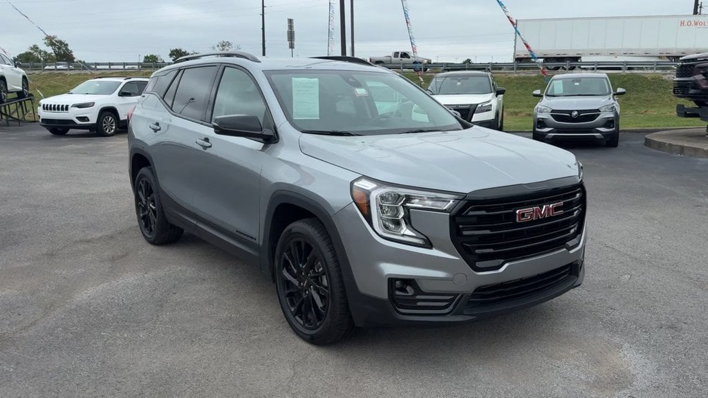 Pre-Owned 2024 GMC Terrain SLT - photo - 8