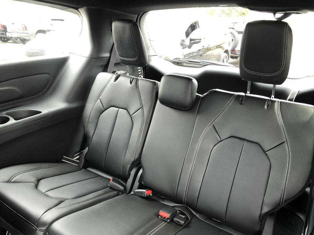 New 2026 Chrysler Pacifica Select - photo - 19