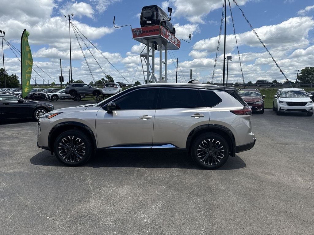 Pre-Owned 2025 Nissan Rogue Platinum - photo - 10