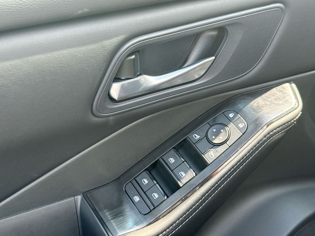 New 2026 Nissan Rogue SV - photo - 20