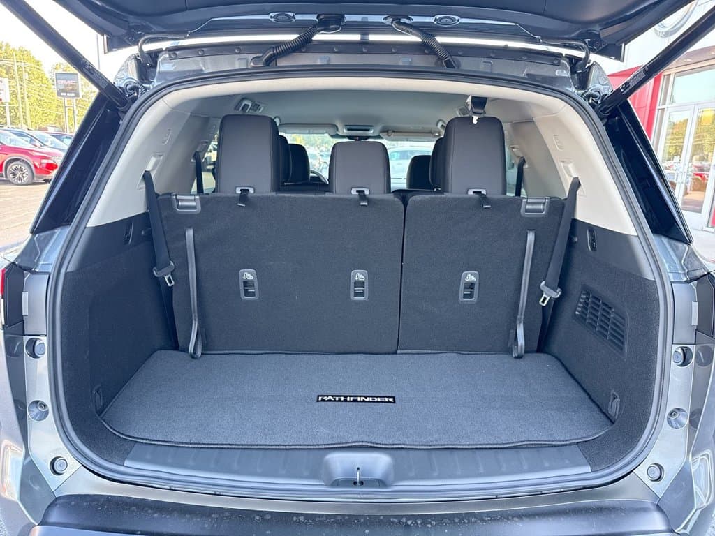 New 2026 Nissan Pathfinder SV - photo - 16
