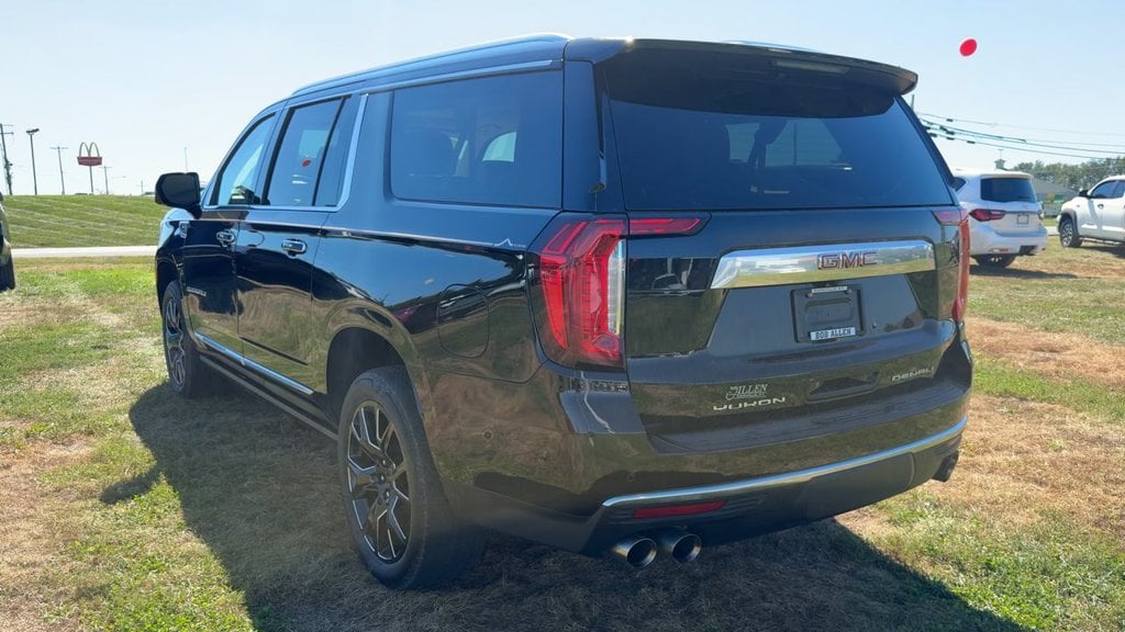 Pre-Owned 2023 GMC Yukon XL Denali - photo - 4