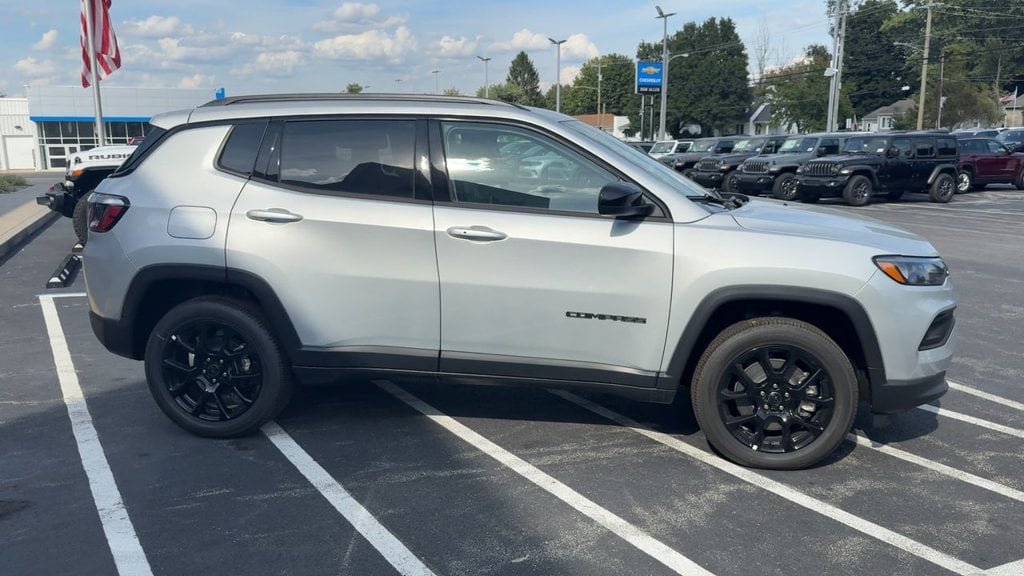 New 2026 Jeep Compass Latitude - photo - 7