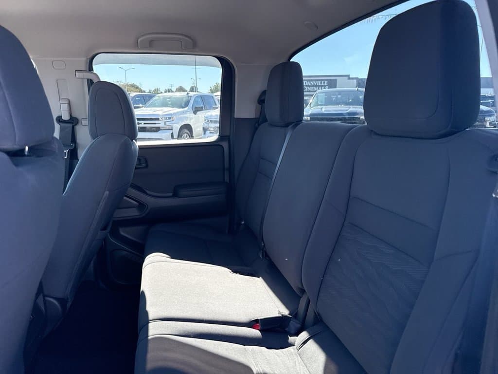 Pre-Owned 2024 Nissan Frontier S - photo - 18