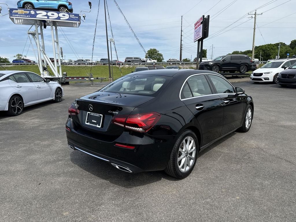 Pre-Owned 2022 Mercedes-Benz A-Class A 220 - photo - 12