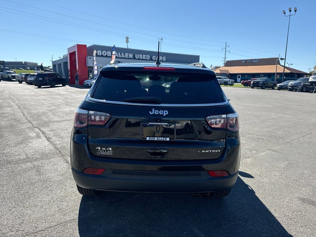 Pre-Owned 2020 Jeep Compass Limited - photo - 9