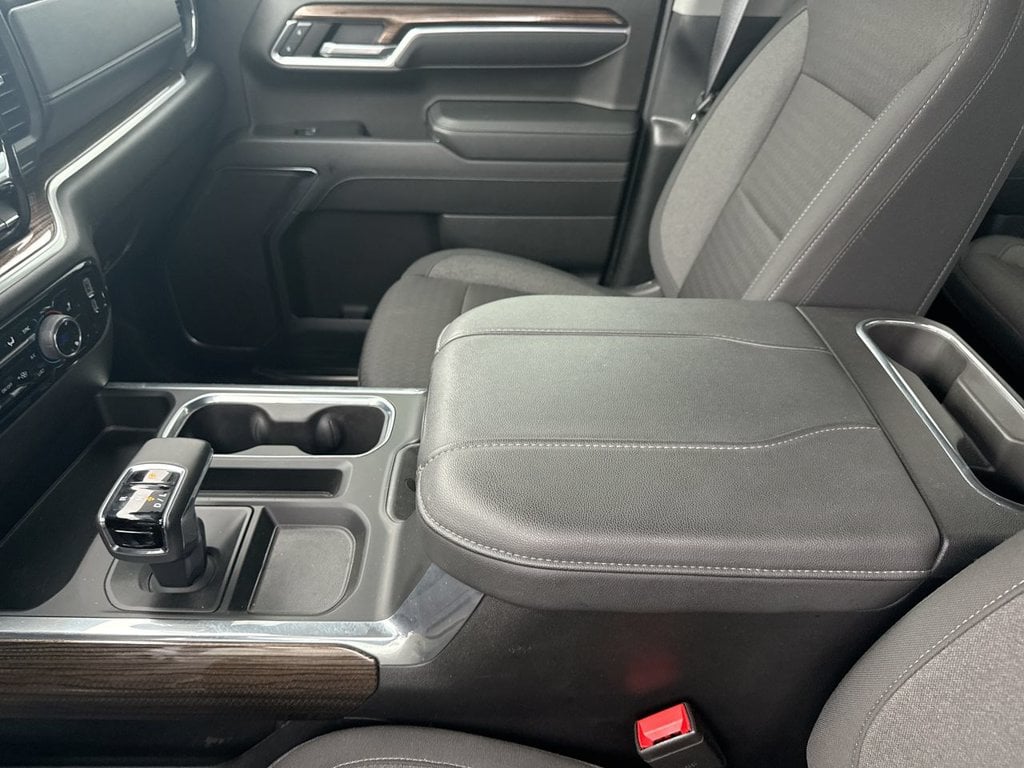 Pre-Owned 2024 Chevrolet Silverado 1500 RST - photo - 24