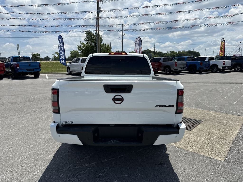 Pre-Owned 2024 Nissan Frontier PRO-4X - photo - 17
