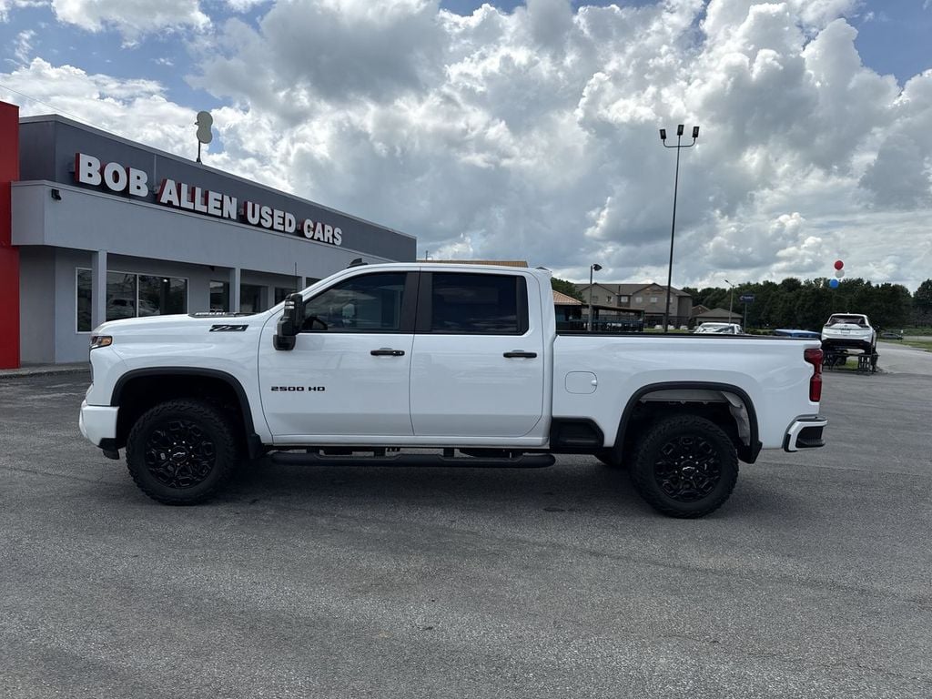 Pre-Owned 2024 Chevrolet Silverado 2500HD LT - photo - 10