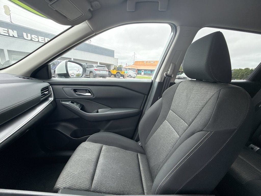Pre-Owned 2024 Nissan Rogue SV - photo - 30