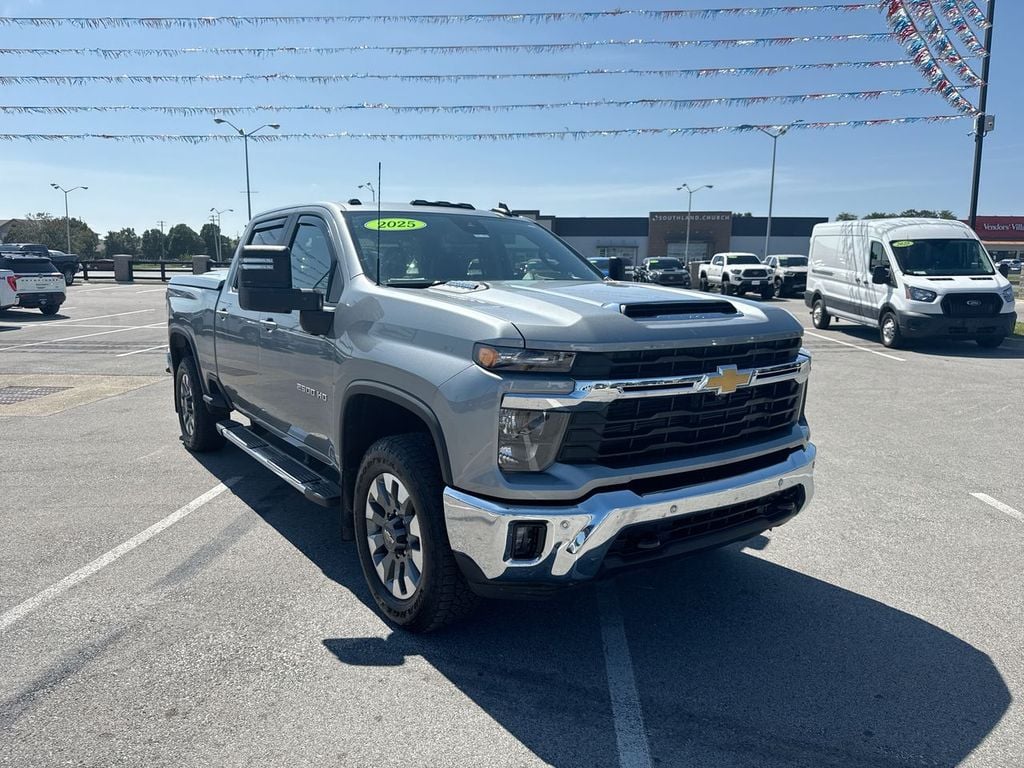 Pre-Owned 2025 Chevrolet Silverado 2500HD LT - photo - 14