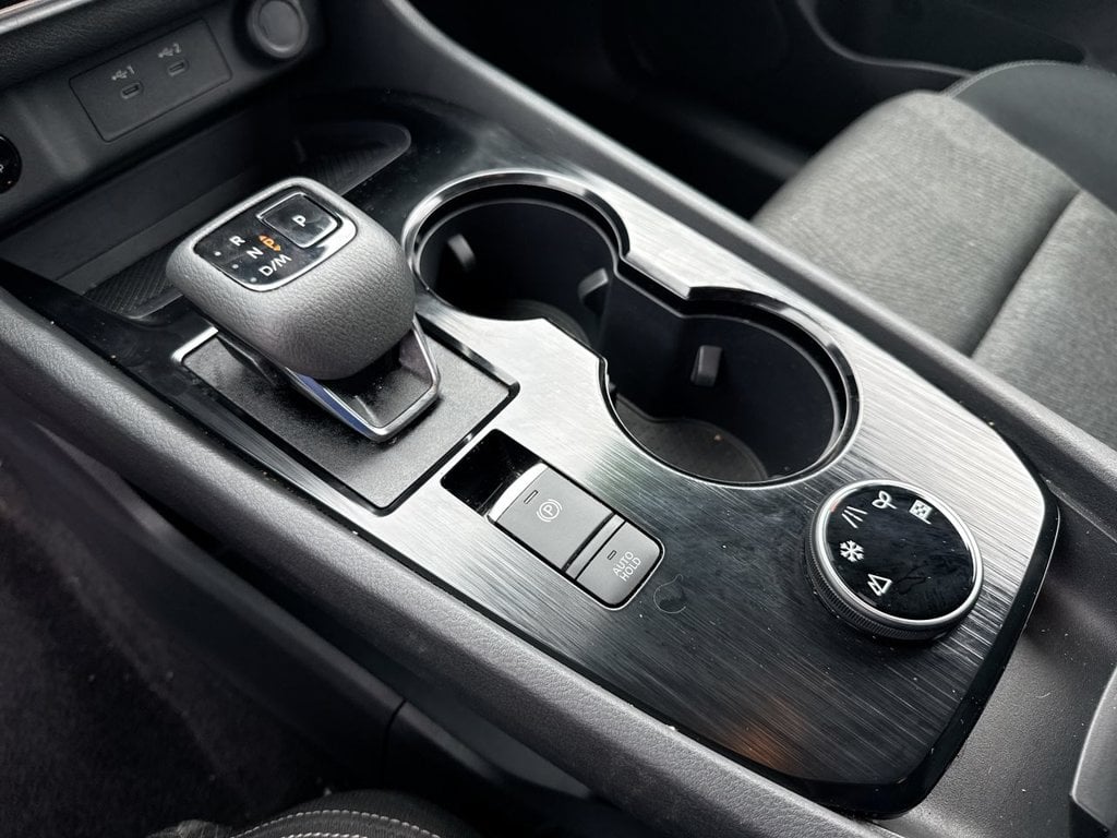 Pre-Owned 2024 Nissan Rogue SV - photo - 26