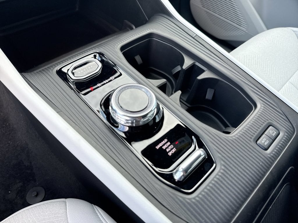 New 2026 Jeep Cherokee Laredo - photo - 17