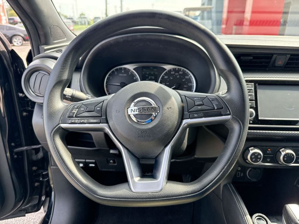 Pre-Owned 2019 Nissan Kicks S - photo - 14