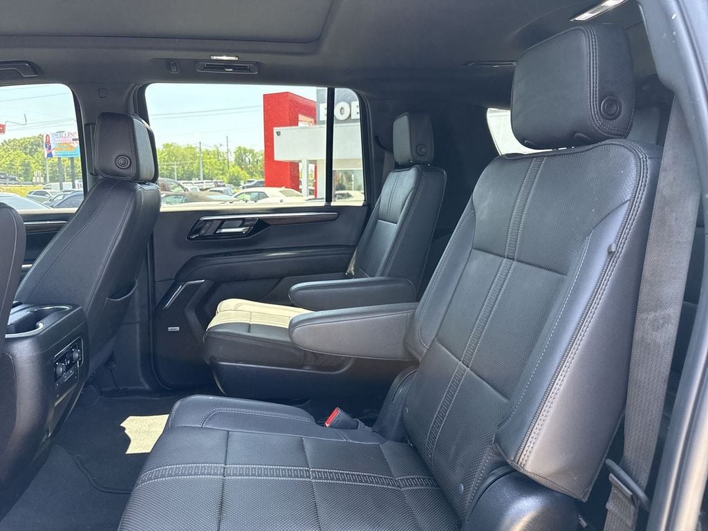Pre-Owned 2025 Chevrolet Suburban High Country - photo - 20