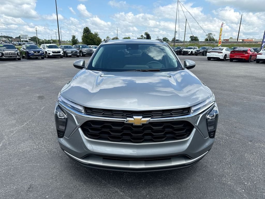 Pre-Owned 2024 Chevrolet Trax LT - photo - 15