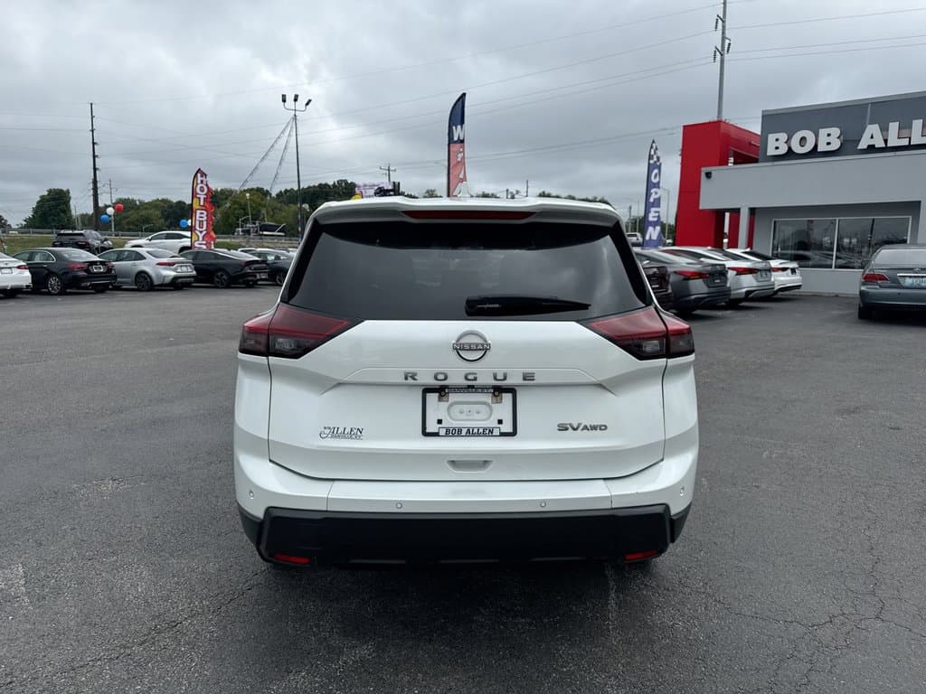 Pre-Owned 2024 Nissan Rogue SV - photo - 18