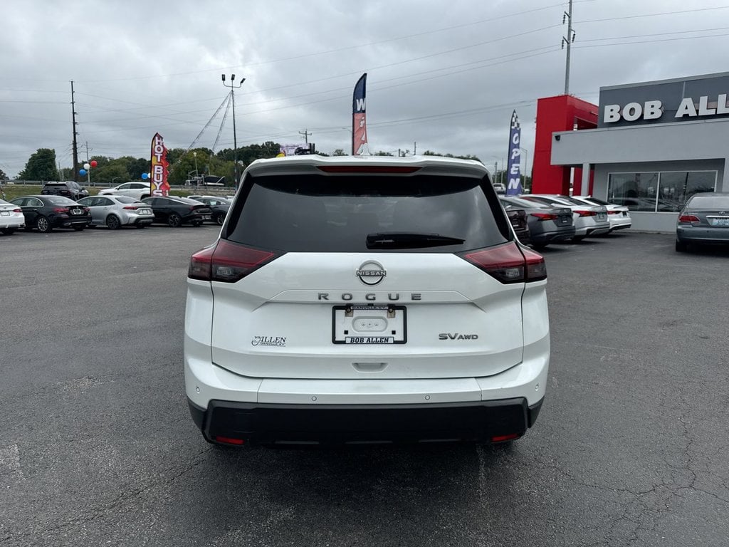 Pre-Owned 2024 Nissan Rogue SV - photo - 18