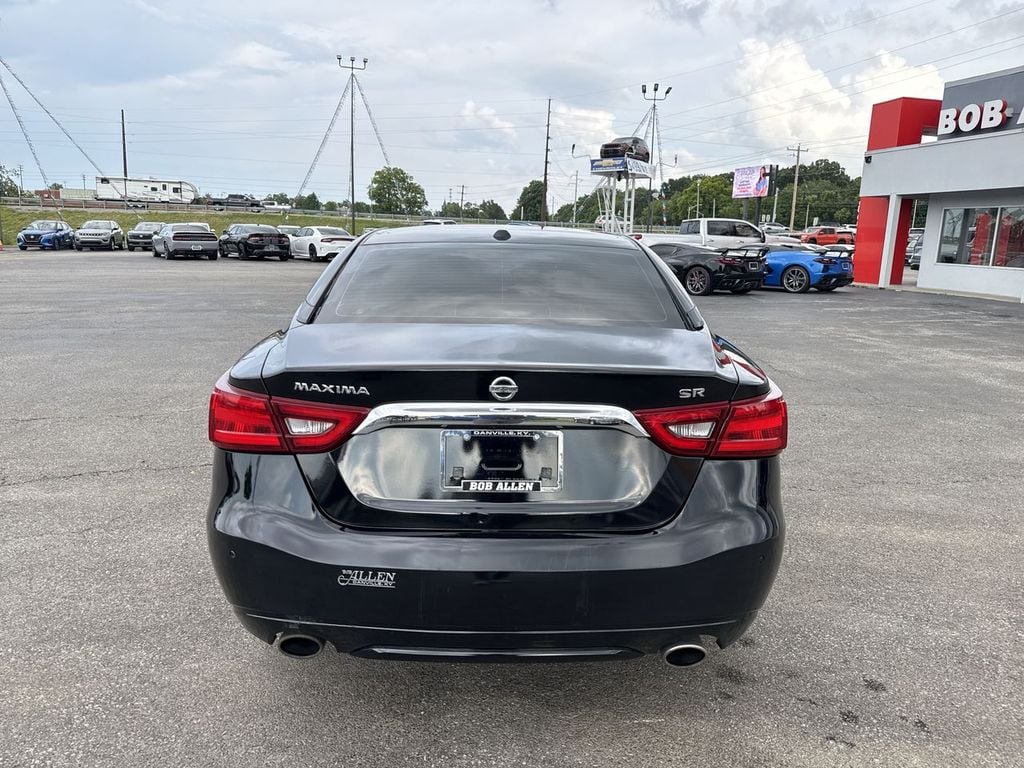 Pre-Owned 2017 Nissan Maxima SR - photo - 9