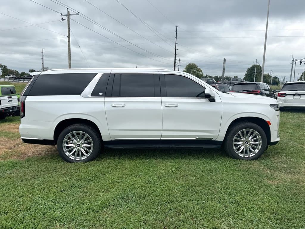 Pre-Owned 2023 Cadillac Escalade ESV Premium - photo - 13