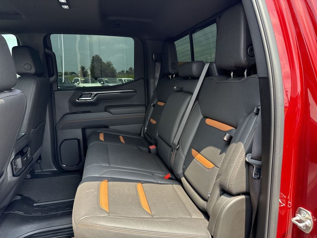 Pre-Owned 2025 GMC Sierra 1500 AT4 - photo - 18