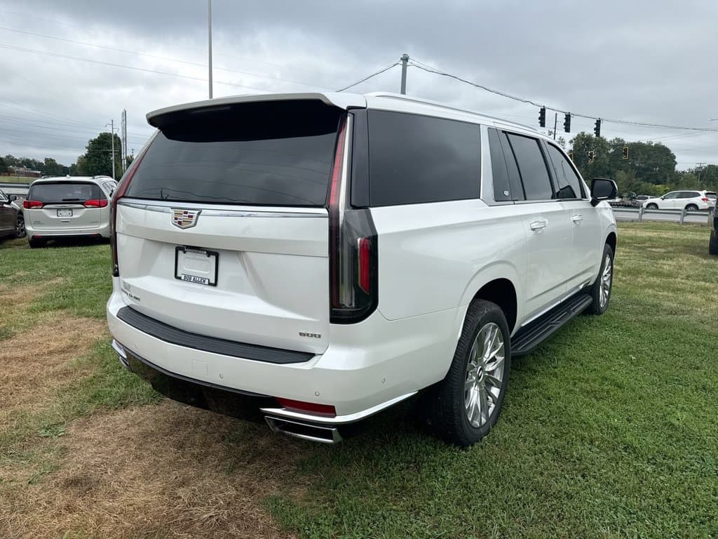 Pre-Owned 2023 Cadillac Escalade ESV Premium - photo - 12