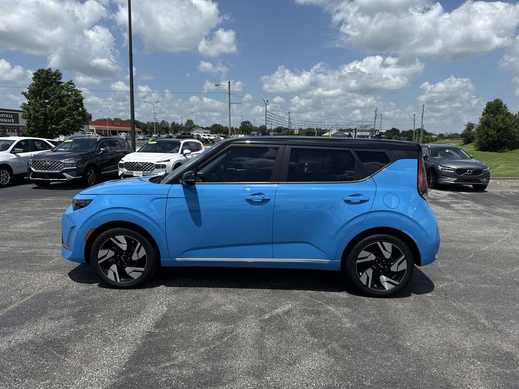 Pre-Owned 2024 Kia Soul GT-Line - photo - 10
