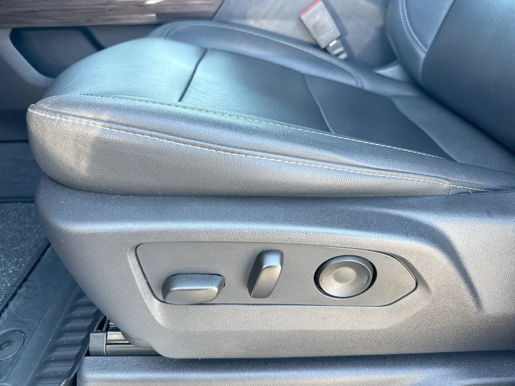 Pre-Owned 2024 Chevrolet Silverado 1500 RST - photo - 21