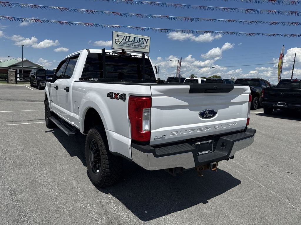 Pre-Owned 2018 Ford F-250SD XLT - photo - 11