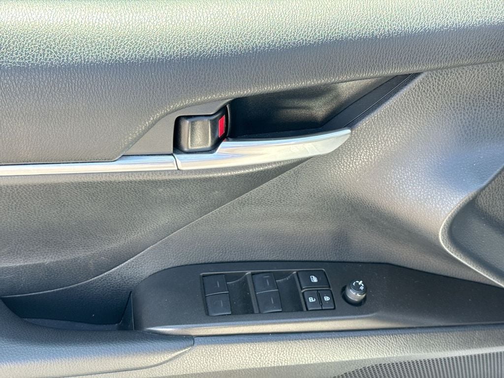 Pre-Owned 2024 Toyota Camry - photo - 19