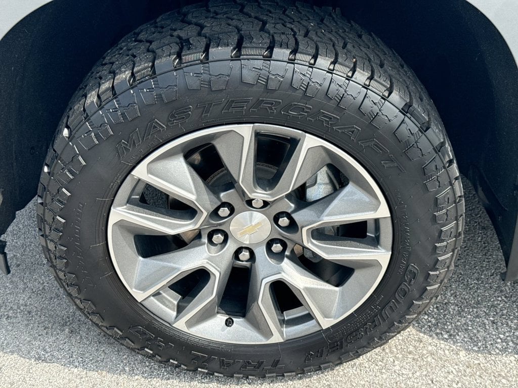 Pre-Owned 2021 Chevrolet Silverado 1500 LT - photo - 9