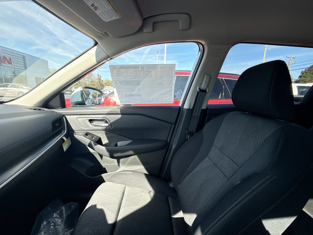 New 2026 Nissan Rogue SV - photo - 30